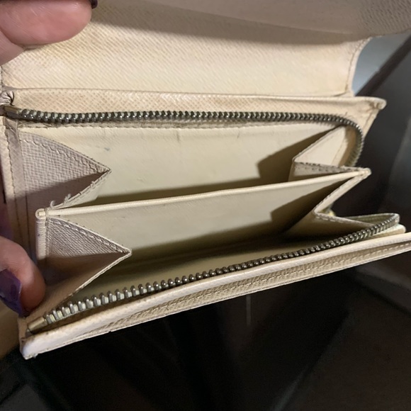 **SOLD** Louis Vuitton Azur women’s wallet - Picture 4 of 9